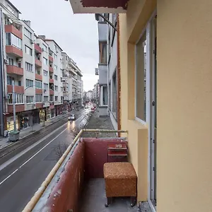  Apartment Elegant 2bdr With A Balcony